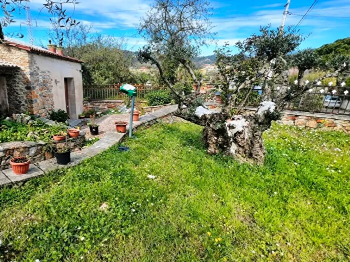 Casa quadrilocale in affitto in Via Sarzanello, Sarzana