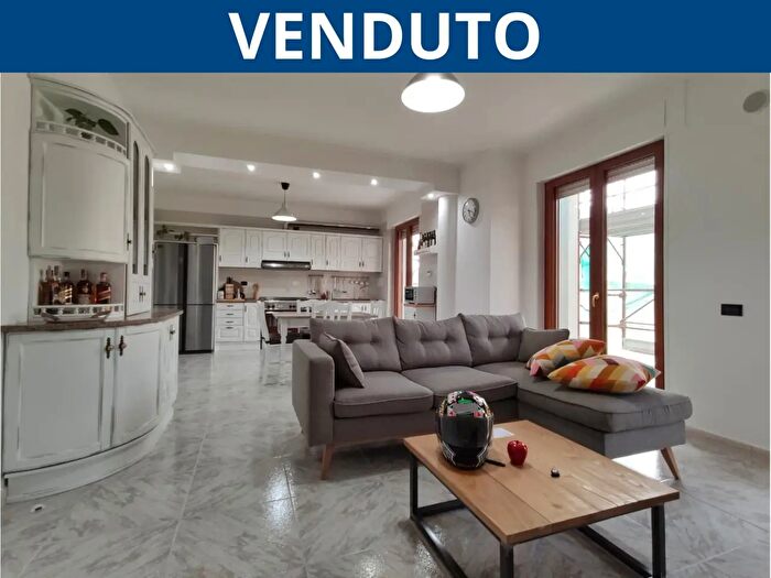 Appartamento quadrilocale in vendita in Via Starza, Solofra