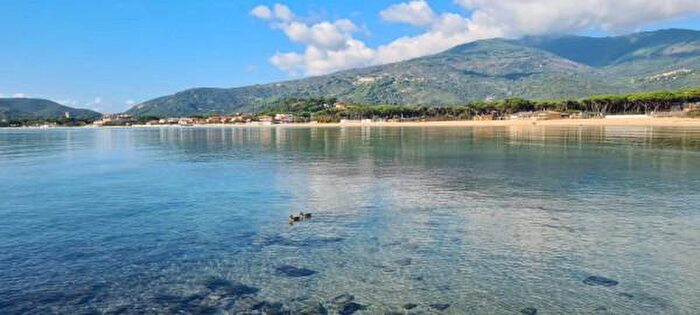 Casa con 6 locali in vendita in Campo NellElba