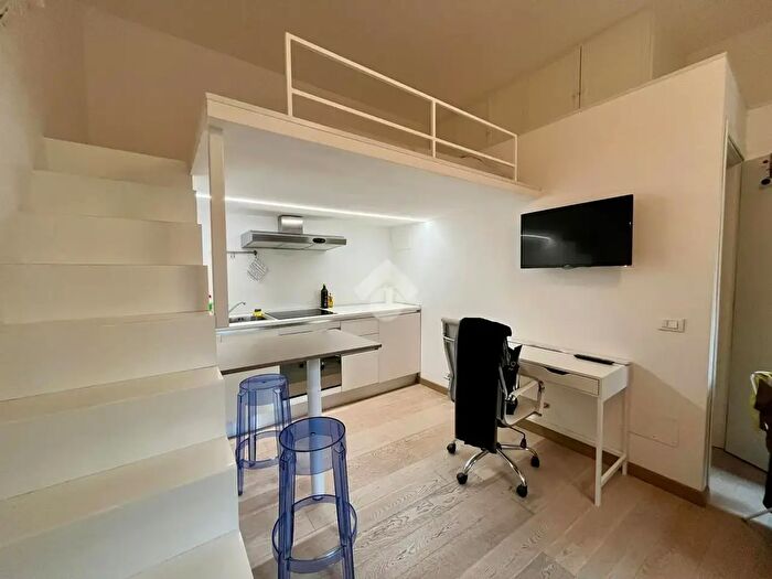 Appartamento monolocale in vendita in Via Rosolino Pilo, Milano