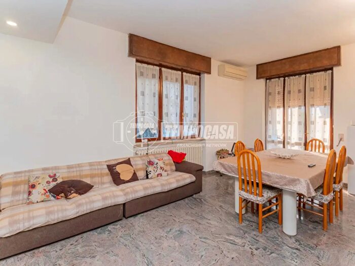 Casa trilocale in vendita in Via delle Alpi, Novate Milanese