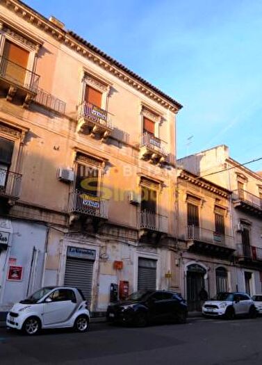 Appartamento con 6 locali in vendita in Via Santa Teresa, Paterno