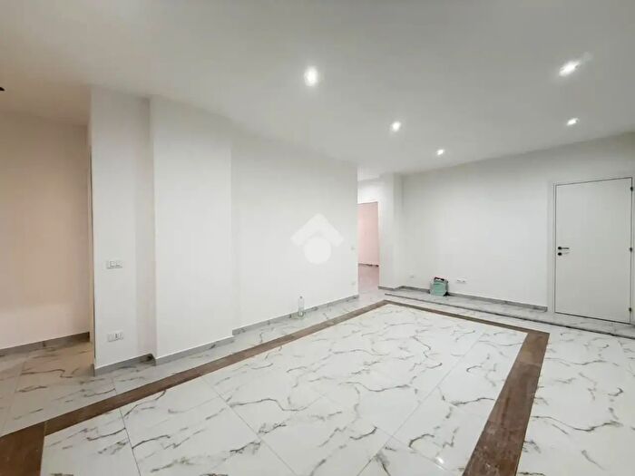 Appartamento con 5 locali in affitto in Via Giovanni di Cristina, Palermo