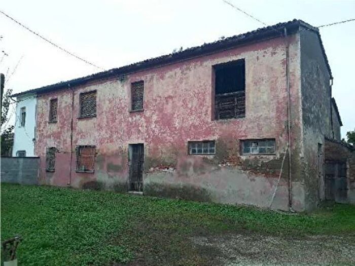 Casa con 6 locali in vendita in Via Goffredo Mameli, Alfonsine