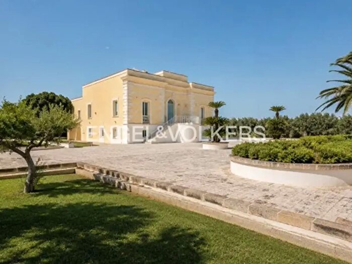 Casa con 6 locali in vendita in Monopoli