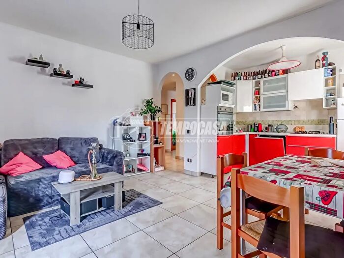 Appartamento trilocale in vendita in Via Creva, Luino