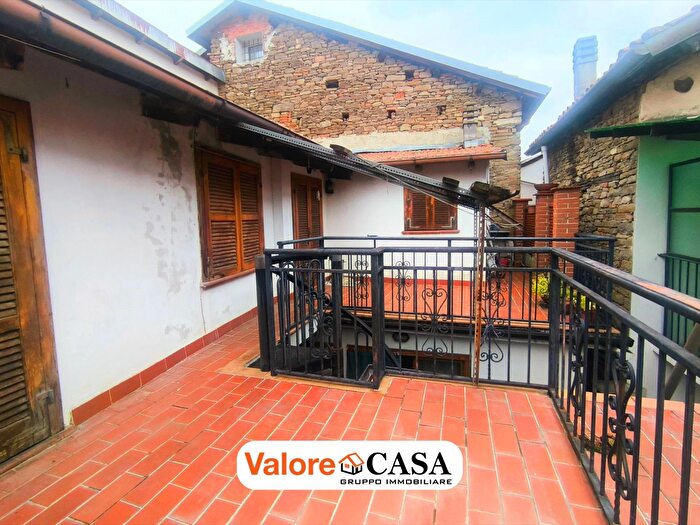 Casa con 10 locali in vendita in Bistagno