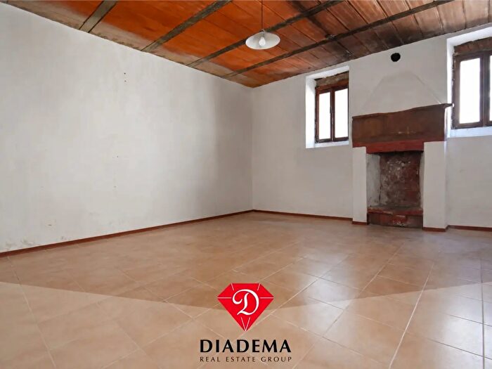Appartamento con 6 locali in vendita in Via G Matteotti, Vedano Olona