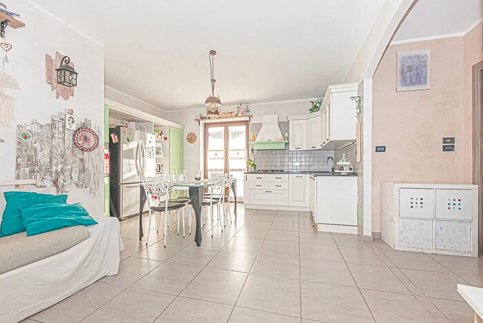 Appartamento con 5 locali in vendita in Via Volta, Caselette