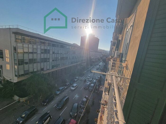 Appartamento quadrilocale in vendita in Corso Meridionale, Napoli