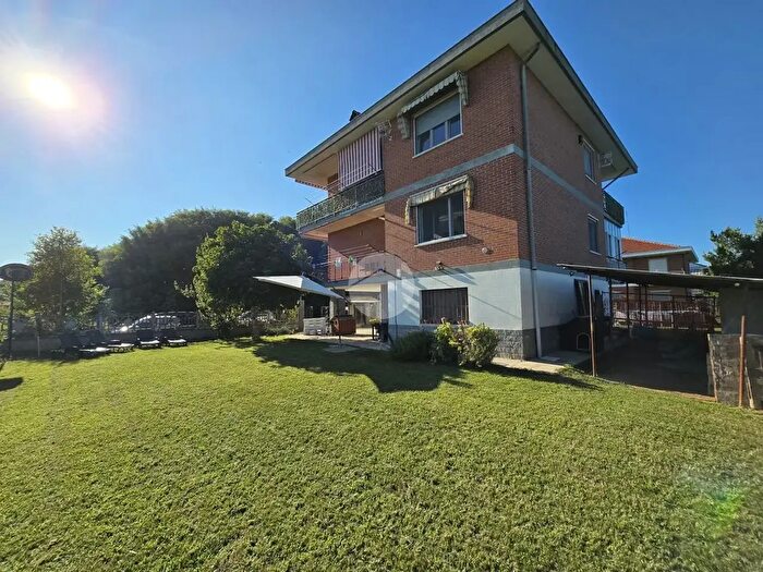Casa con 5 locali in vendita in Via Po, San Benigno Canavese