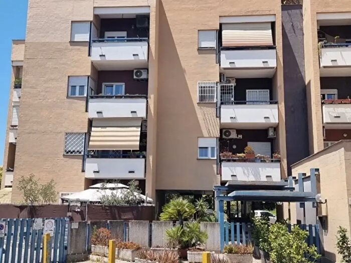 Appartamento quadrilocale in vendita in Via della Casetta Mattei, Roma