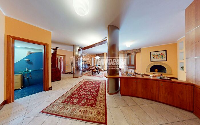 Appartamento quadrilocale in vendita in Via Casalegno, Aversa