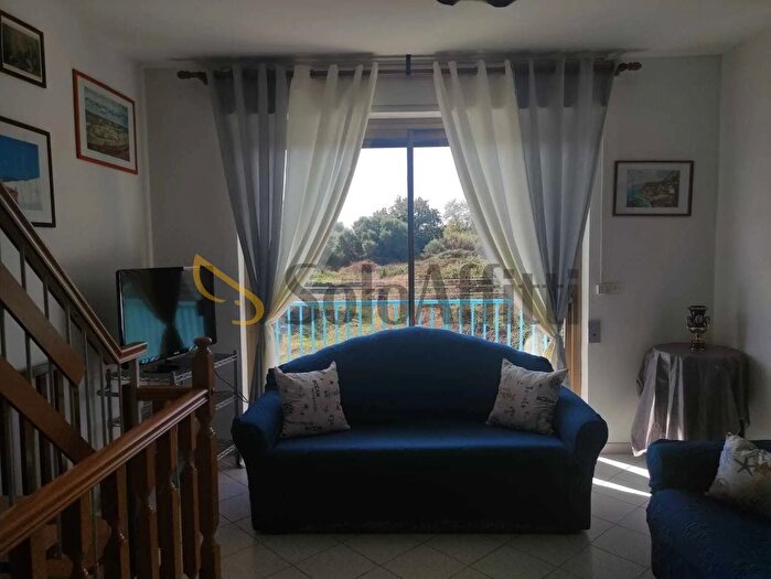 Casa quadrilocale in affitto in Via Carammone, Acireale