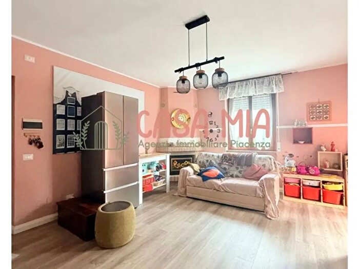 Appartamento trilocale in vendita in Strada Statale, Rivergaro