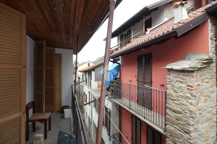 Casa con 8 locali in vendita in Via Giovanni Grasso, Monastero Bormida