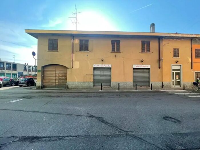 Casa con 6 locali in vendita in Via Franco Tosi, Villa Cortese