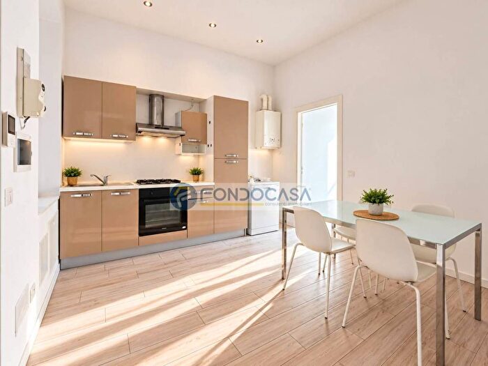 Appartamento bilocale in vendita in Via Ponte Vecchio, Borgo Basso, Pavia