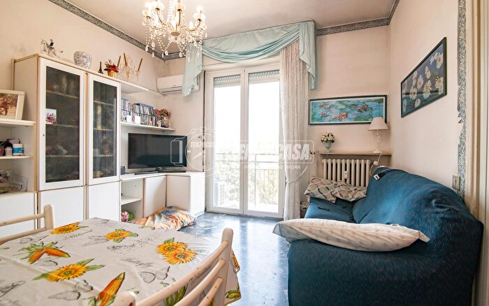 Appartamento trilocale in vendita in Via Edmondo De Amicis, Treviglio