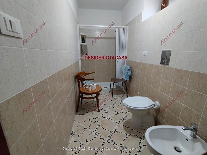 Casa trilocale in vendita in Petralia Sottana