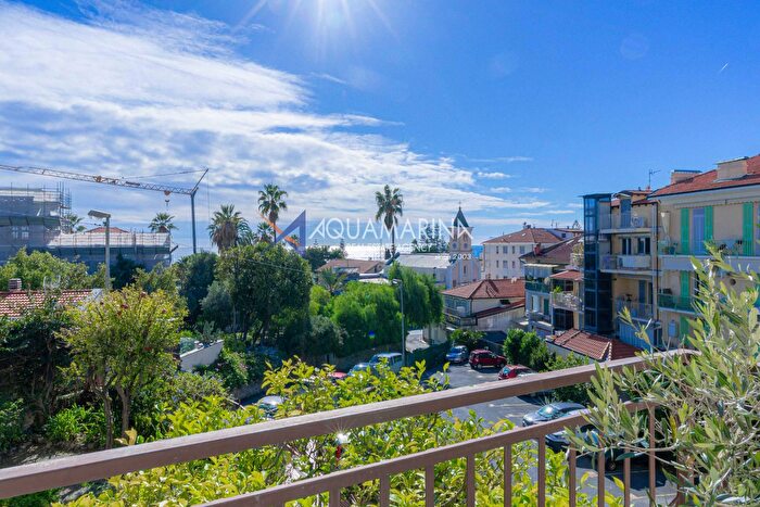 Appartamento trilocale in vendita in La Marmora, Sanremo