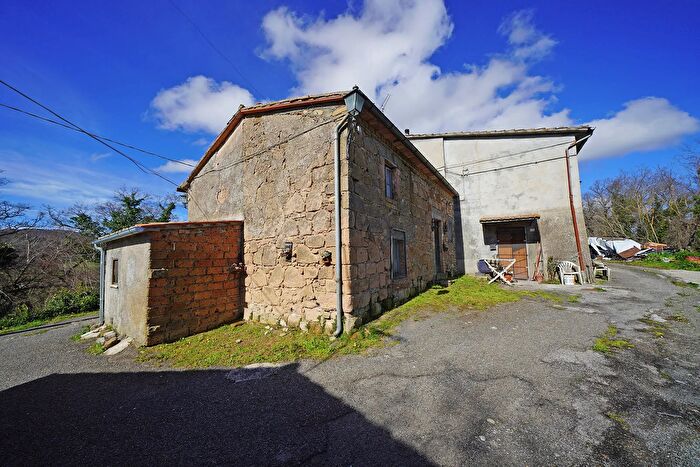 Casa trilocale in vendita in Sorano