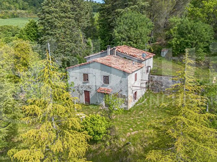 Casa quadrilocale in vendita in Santa Cristina, Gubbio