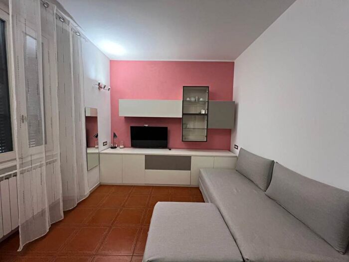 Appartamento monolocale in affitto in Via Lazzaro Spallanzani, Porta Venezia, Milano