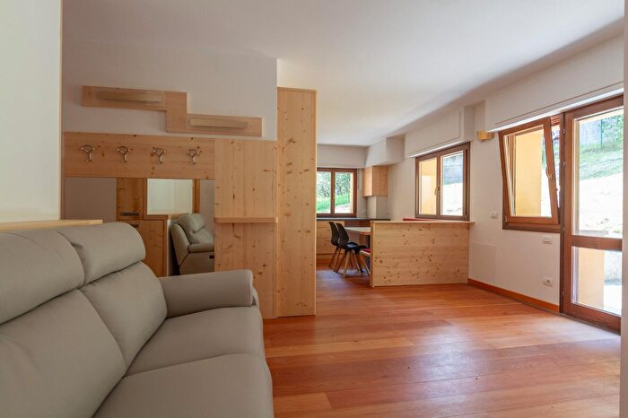 Appartamento quadrilocale in vendita in Via Brustolon, Val di Zoldo