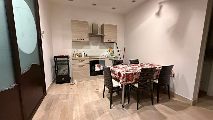 Appartamento bilocale in vendita in Via La Spezia, Roma