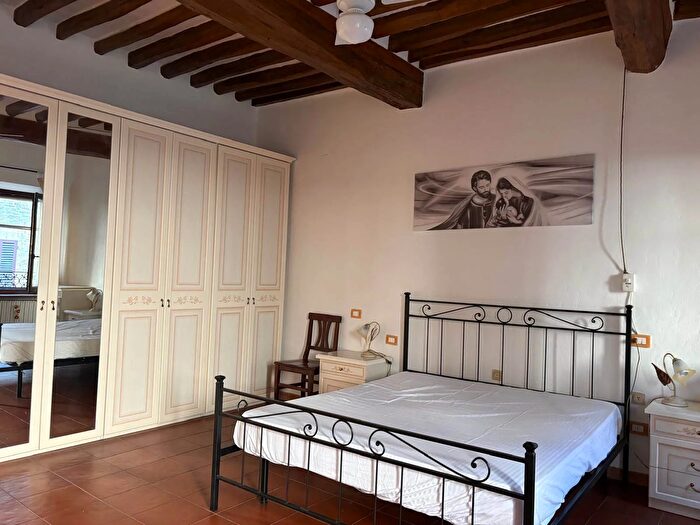 Appartamento trilocale in affitto in Torrita Di Siena