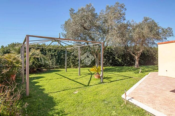 Casa con 6 locali in vendita in Montalto Di Castro