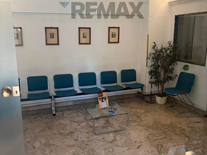 Appartamento con 6 locali in affitto in Via Marchese di Villabianca, Palermo
