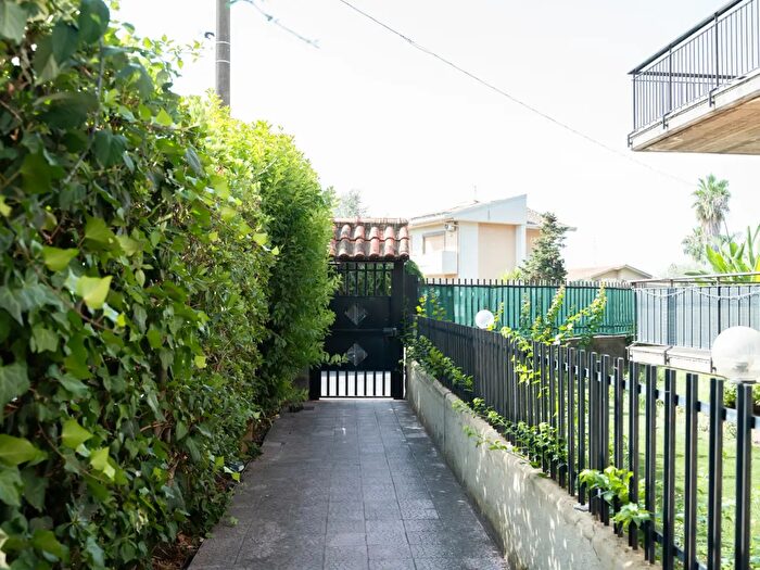 Appartamento trilocale in vendita in Via Macello, Mascalucia