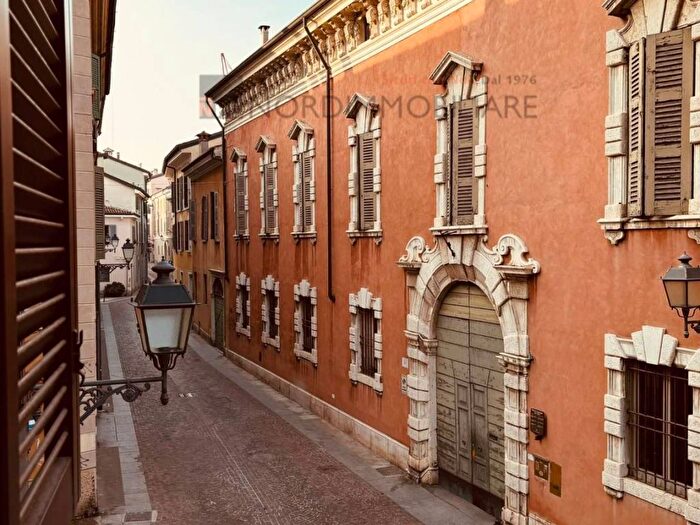 Appartamento trilocale in affitto in Via Carlo Cattaneo, Magenta Arnaldo, Brescia