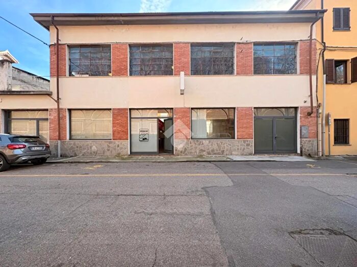 Appartamento quadrilocale in vendita in Via Giuseppe Fagnano, Asti