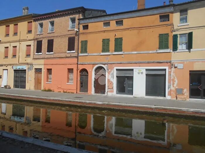 Appartamento trilocale in vendita in Via Cavour, Comacchio