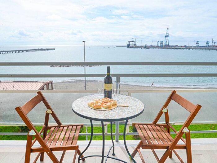 Appartamento trilocale in affitto in Via Aurelia, Vado Centro, Vado Ligure