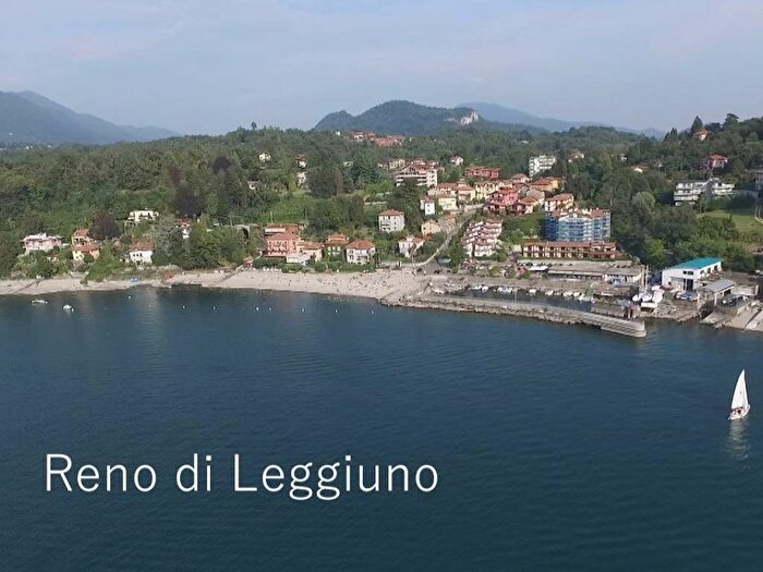 Appartamento con 5 locali in affitto in Via Dottor Max Hotz, Centro, Leggiuno