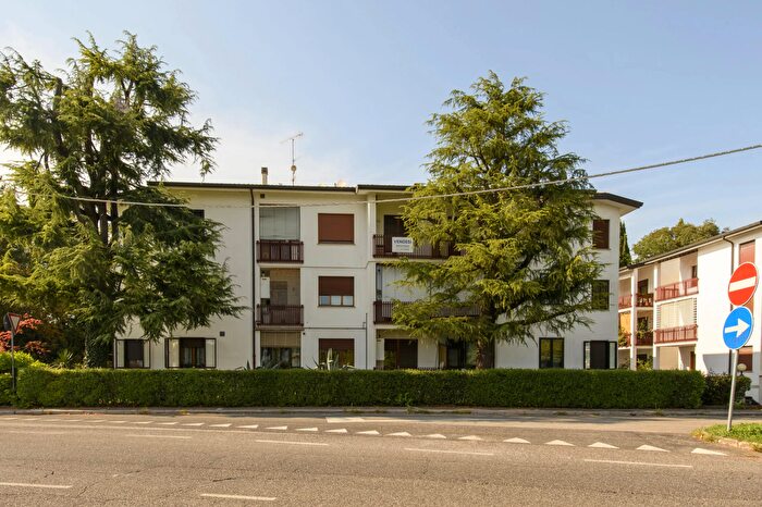 Appartamento con 6 locali in vendita in Farra dIsonzo Via Gradisca, Farra DIsonzo