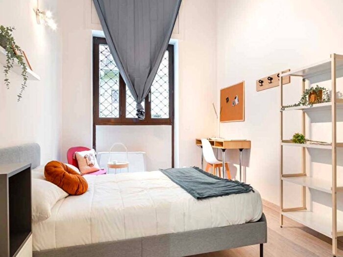 Appartamento con 6 locali in affitto in Via Ausonio, Corso Genova, Milano