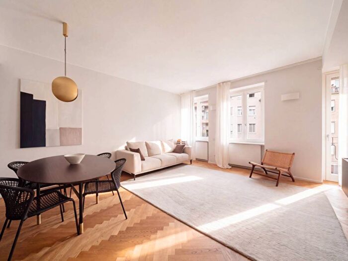 Appartamento trilocale in affitto in Via Carlo De Cristoforis, Garibaldi Corso Como, Milano