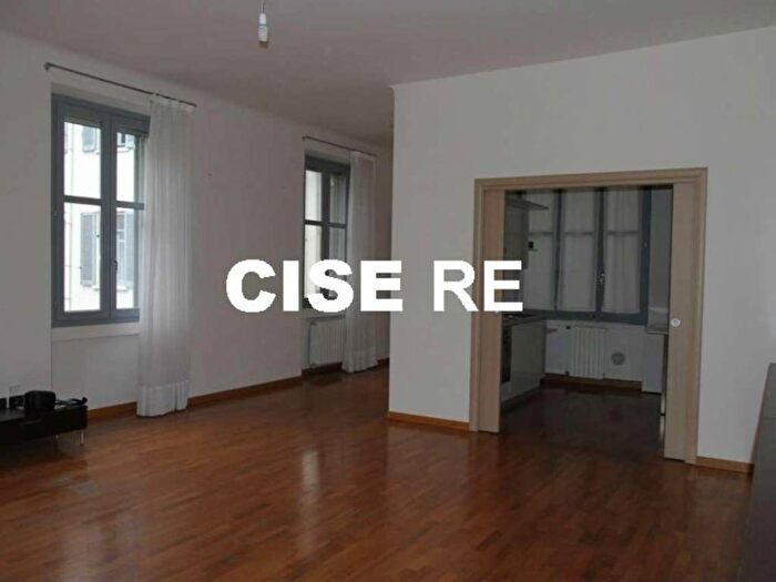 Appartamento trilocale in affitto in Via Ariberto, Corso Genova, Milano