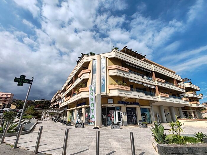 Appartamento con 5 locali in vendita in Catania