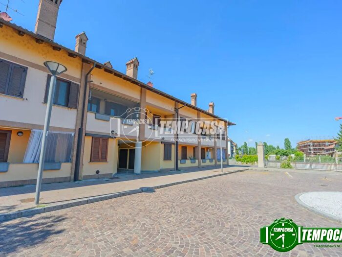 Appartamento trilocale in vendita in Via Giovanni Gentile, Gaggiano
