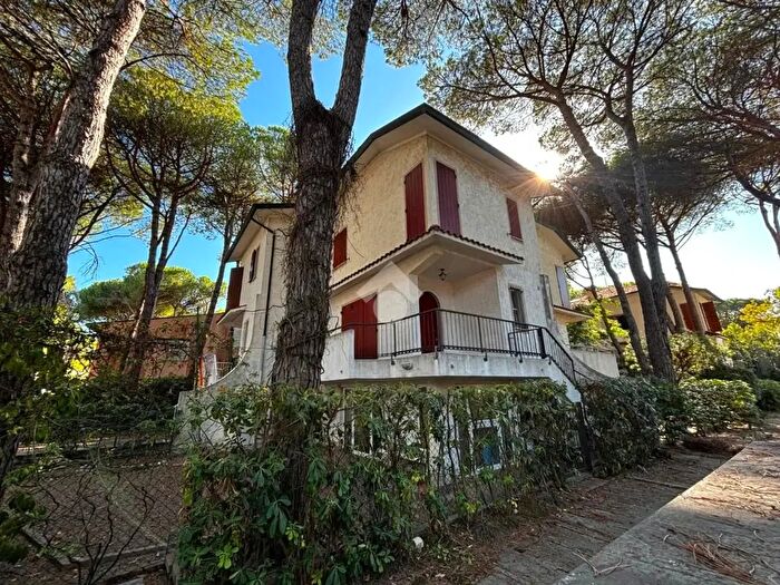 Appartamento con 5 locali in vendita in Viale delle Betulle, Ravenna