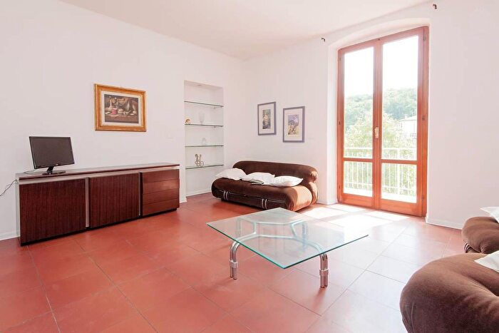 Appartamento con 6 locali in vendita in Arcola