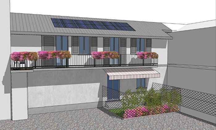 Appartamento trilocale in vendita in Via Grandi, Cabiate