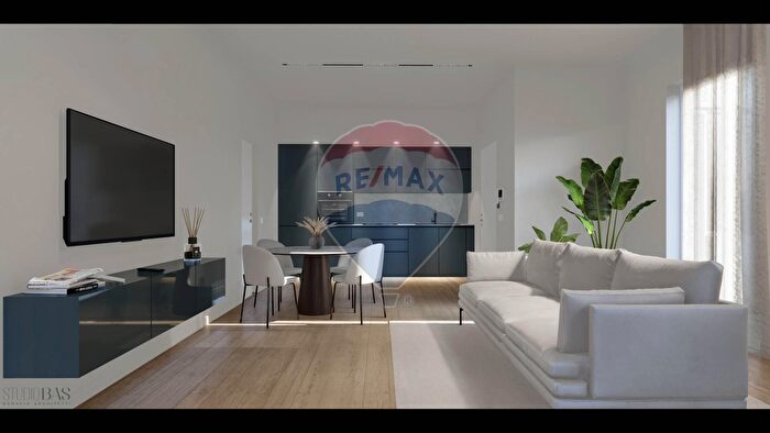 Appartamento trilocale in vendita in Via Francesco Crispi, Palermo