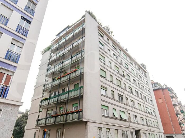 Appartamento trilocale in vendita in Via Illirico, Milano